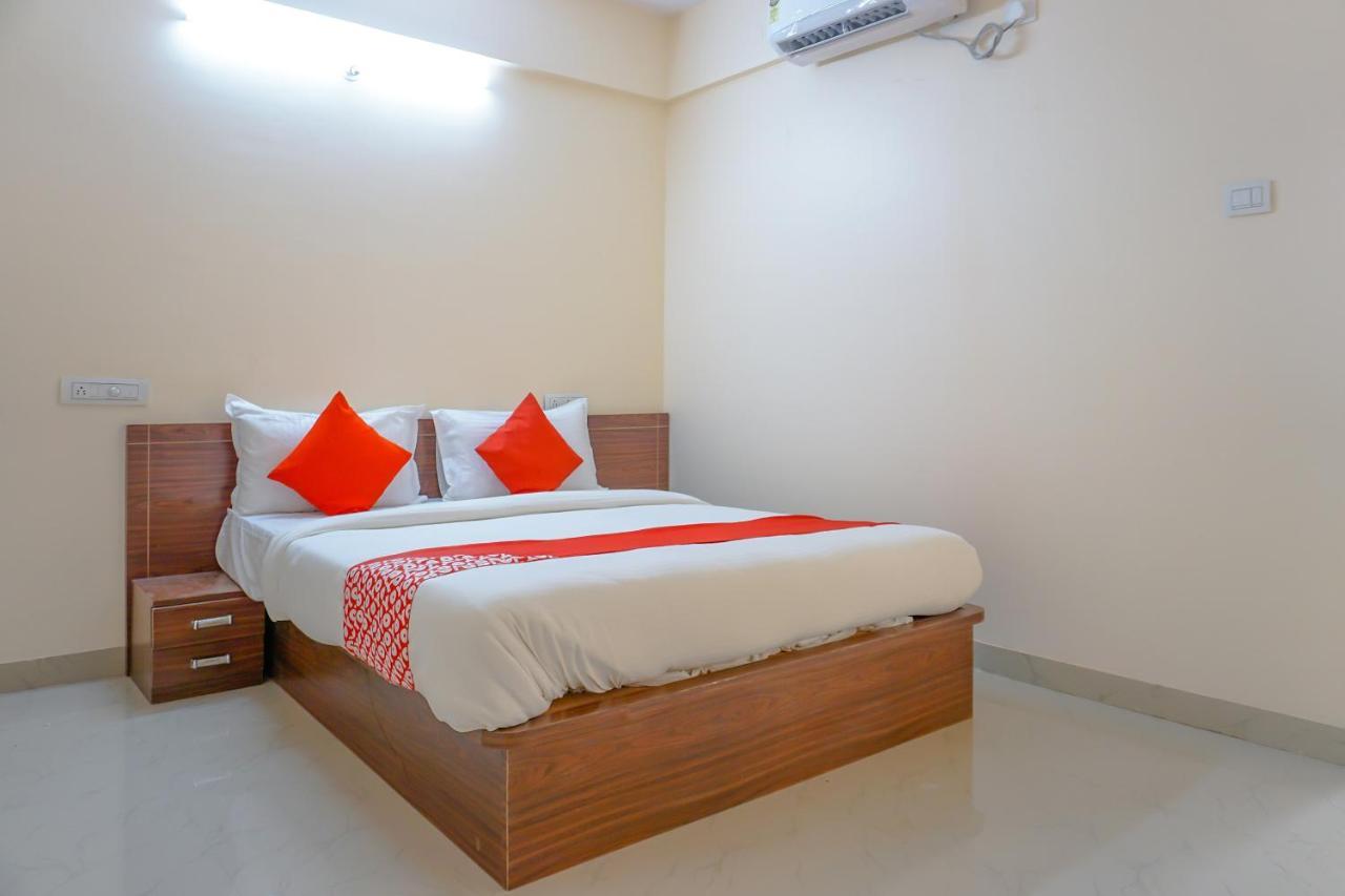 Oyo 81616 Omkar Executive Wagholi Bagian luar foto